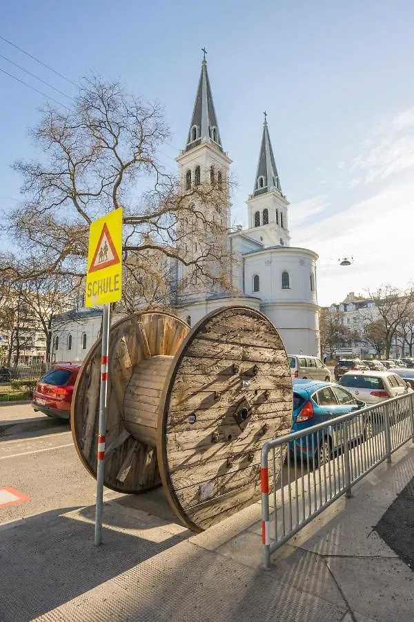 Cozy Favoriten Vienna 0*,